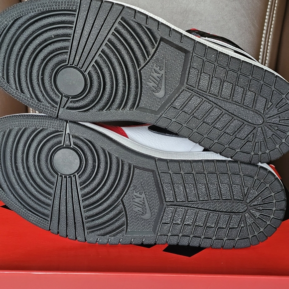 WMNS Air Jordan 1 High OG CD0461-601 Gym Red/Black-White Size 8 - Picture 6 of 6